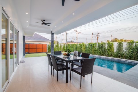 Chalet de 3 dormitorios en Hua Hin, Tailandia № 166456 - foto 10