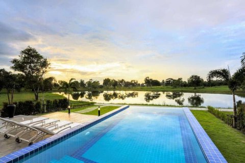 Villa in Hua Hin, Thailand 4 Schlafzimmer № 166457