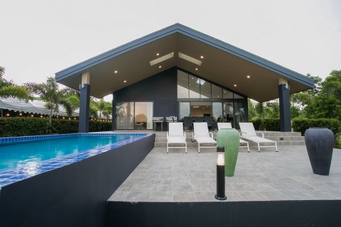 Chalet de 3 dormitorios en Hua Hin, Tailandia № 166458