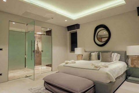 Chalet de 4 dormitorios en Layan Beach, Tailandia № 166415 - foto 14