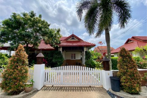 Chalet de 3 dormitorios en Kathu, Tailandia № 145506