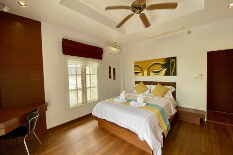 Chalet de 3 dormitorios en Kathu, Tailandia № 145506 - foto 28