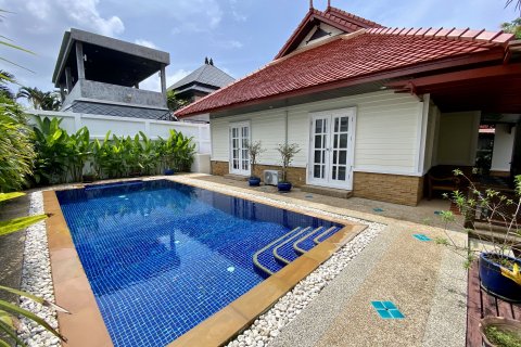 Chalet de 3 dormitorios en Kathu, Tailandia № 145506 - foto 6