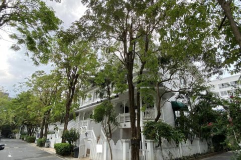 Reihenhaus in Bangkok, Thailand 4 Schlafzimmer № 178960 - Foto 2