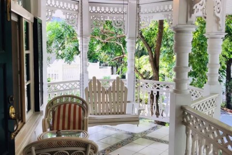 Reihenhaus in Bangkok, Thailand 4 Schlafzimmer № 178960 - Foto 6