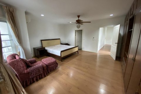 Reihenhaus in Bangkok, Thailand 4 Schlafzimmer № 178960 - Foto 17
