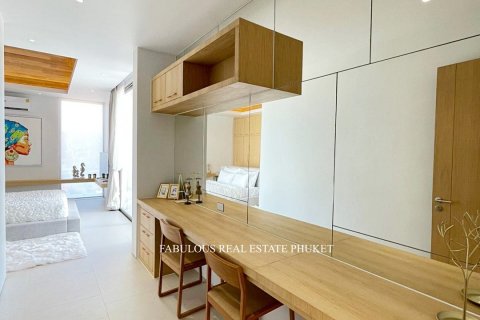Chalet de 3 dormitorios en Bang Tao, Tailandia № 179635 - foto 17