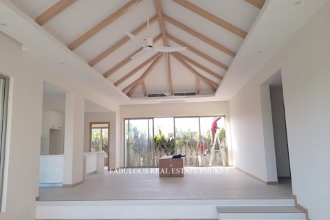 Chalet de 4 dormitorios en Bang Tao, Tailandia № 179633 - foto 8