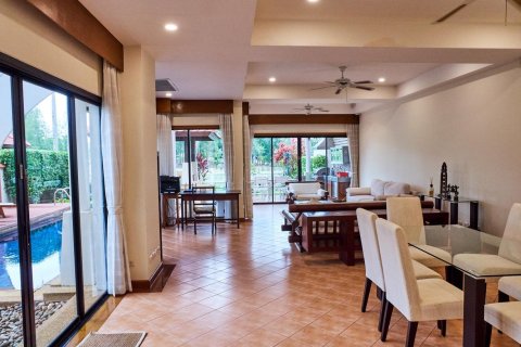 Casa de 4 dormitorios en Bang Tao, Tailandia № 178863 - foto 9