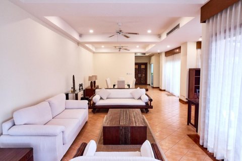 Casa de 4 dormitorios en Bang Tao, Tailandia № 178863 - foto 8