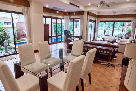 Casa de 4 dormitorios en Bang Tao, Tailandia № 178863 - foto 12
