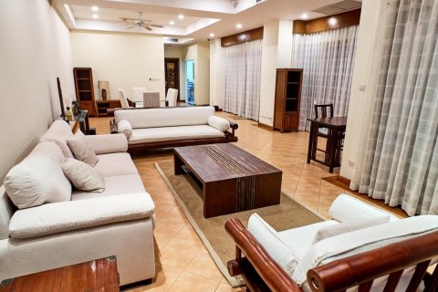 Casa de 4 dormitorios en Bang Tao, Tailandia № 178863 - foto 11