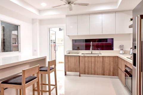 Casa de 4 dormitorios en Bang Tao, Tailandia № 178863 - foto 6