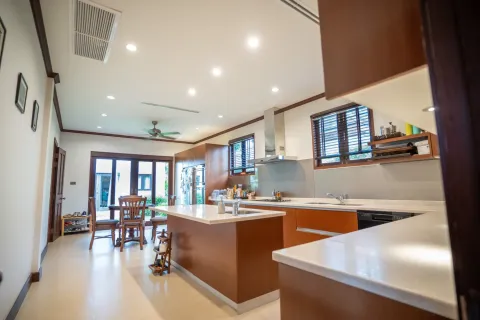 Casa de 4 dormitorios en Bang Tao, Tailandia № 178864 - foto 10