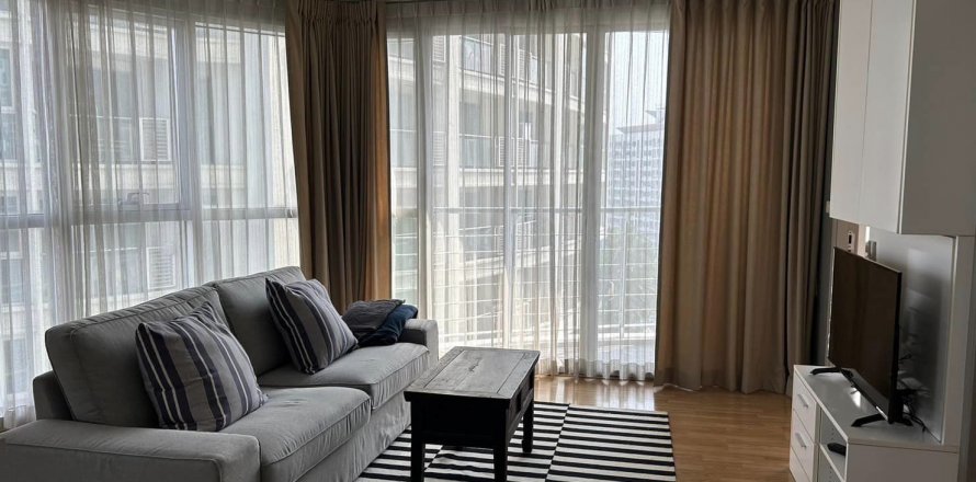 Condominio de 1 dormitorio en Phra Khanong, Bangkok, Tailandia № 143415