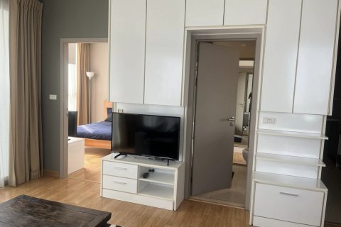 Condominio de 1 dormitorio en Phra Khanong, Bangkok, Tailandia № 143415 - foto 4
