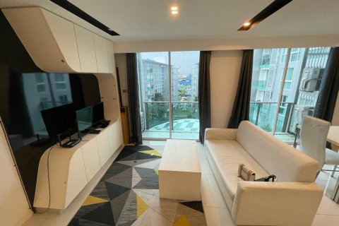 Condominio de 2 dormitorios en Chon Buri, Tailandia № 67504 - foto 3