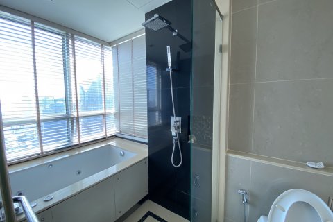 Condo in Bangkok, Thailand, 2 bedrooms № 142942 - photo 8