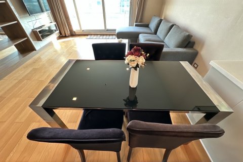 Condo in Bangkok, Thailand, 2 bedrooms № 142942 - photo 3