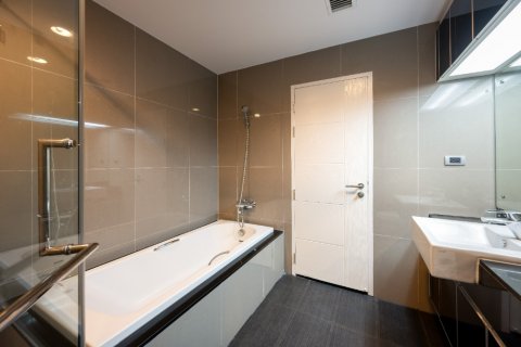 Condominio de 2 dormitorios en Bangkok, Tailandia № 142946 - foto 13