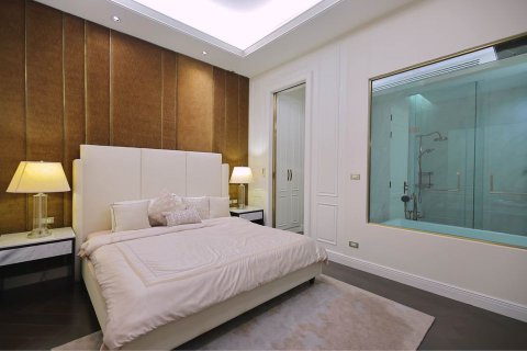 Casa de 4 dormitorios en Bangkok, Tailandia № 142948 - foto 11