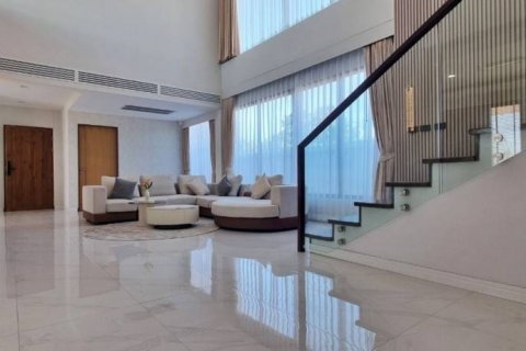 Chalet de 7 dormitorios en Pattaya, Tailandia № 134729 - foto 4