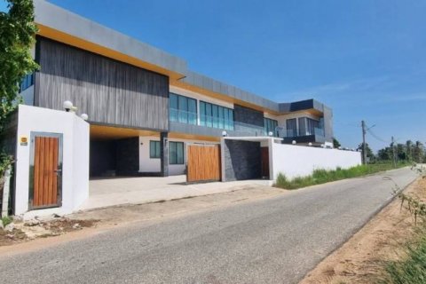 Вилла в Паттайе, Таиланд с 7 спальнями  № 134729