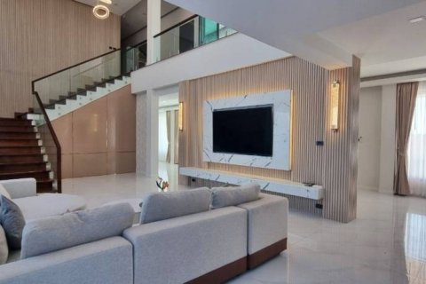 Chalet de 7 dormitorios en Pattaya, Tailandia № 134729 - foto 5