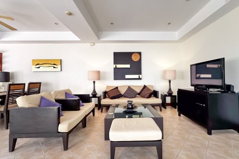 Chalet de 3 dormitorios en Phuket, Tailandia № 156545 - foto 30