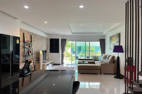 Adosado de 3 dormitorios en Kathu, Tailandia № 156547 - foto 2