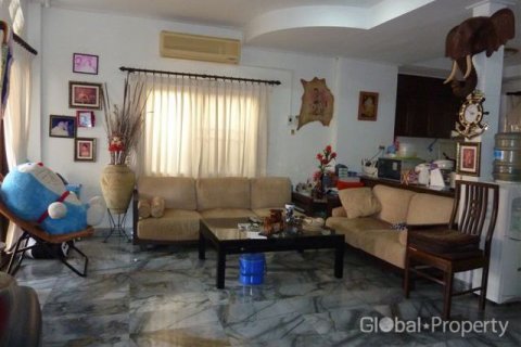 Casa de 3 dormitorios en Pattaya, Tailandia № 118426 - foto 8