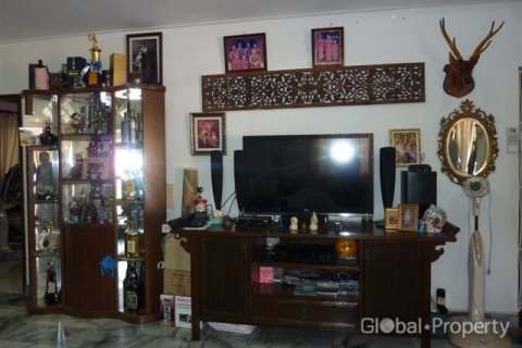 Casa de 3 dormitorios en Pattaya, Tailandia № 118426 - foto 11