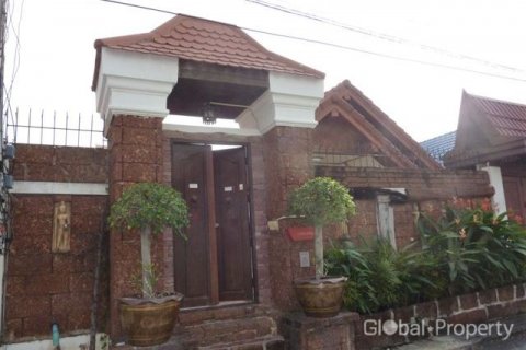 Casa de 3 dormitorios en Pattaya, Tailandia № 118426