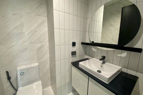 Condominio de 1 dormitorio en Khlong San, Bangkok, Tailandia № 135296 - foto 10
