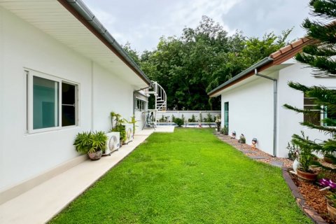 Chalet de 4 dormitorios en Hua Hin, Tailandia № 135300 - foto 7