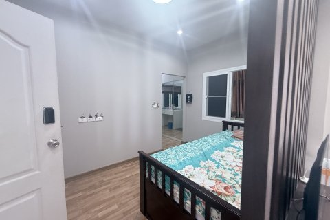 Casa de 5 dormitorios en Hang Dong, Tailandia № 163166 - foto 10