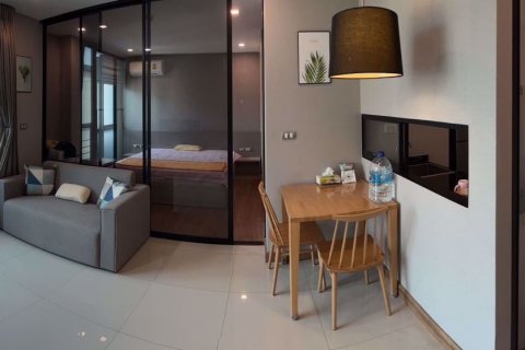 Condo à Khlong Toei, Bangkok, Thaïlande, 1 chambre № 67397 - photo 4