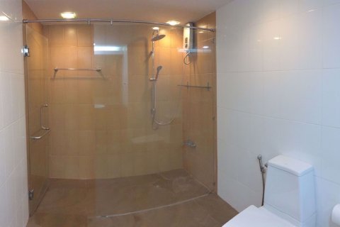 Condominio de 3 dormitorios en Din Daeng, Bangkok, Tailandia № 67395 - foto 11
