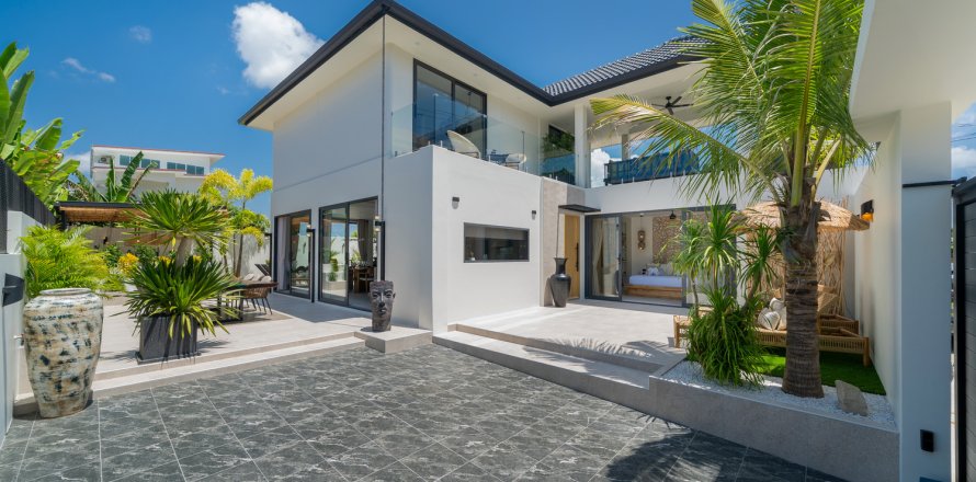 Villa in Pattaya, Thailand 3 bedrooms № 168144