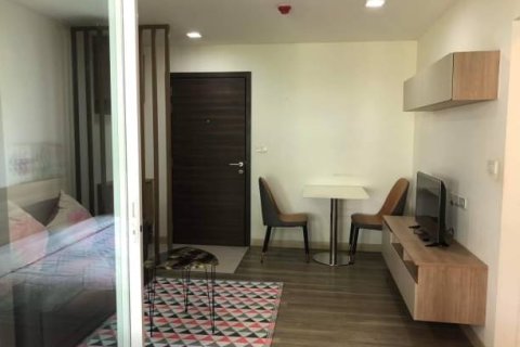 Condominio de 1 dormitorio en Bangkok, Tailandia № 205382 - foto 4