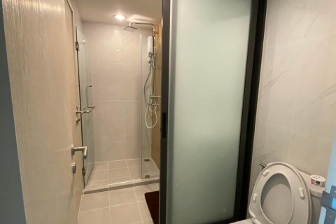 Condominio de 1 dormitorio en Bangkok, Tailandia № 205383 - foto 2