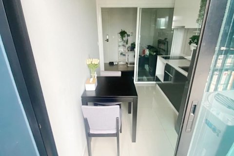 Condominio de 1 dormitorio en Bangkok, Tailandia № 205385 - foto 3