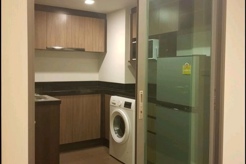 Estudio en el condominio en Khlong Toei, Bangkok, Tailandia № 139223 - foto 4