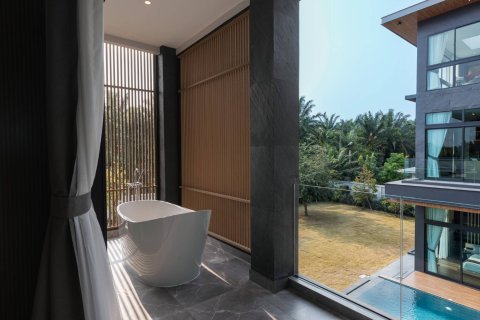 Casa de 6 dormitorios en Pattaya, Tailandia № 180569 - foto 16