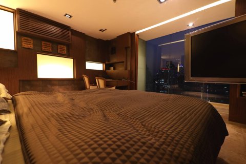 Ático de 4 dormitorios en Bangkok, Tailandia № 180572 - foto 24