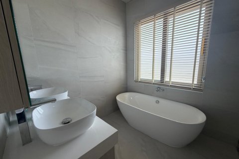 Chalet de 3 dormitorios en Hua Hin, Tailandia № 169732 - foto 16