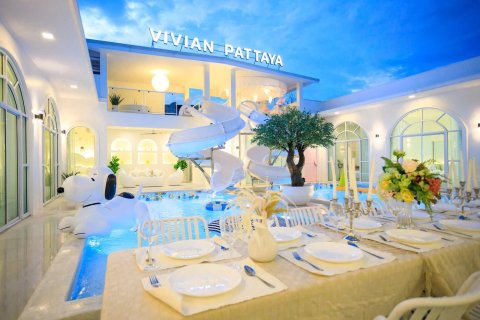 Villa in Pattaya, Thailand 9 bedrooms № 159899