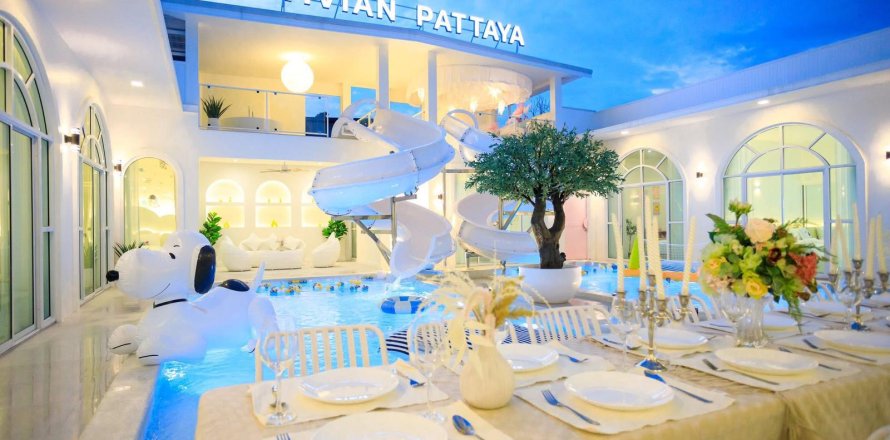 Villa in Pattaya, Thailand 9 Schlafzimmer № 159899