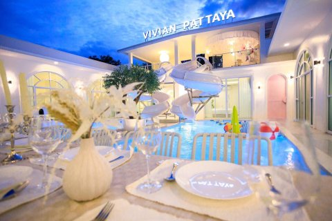 Villa in Pattaya, Thailand 9 Schlafzimmer № 159899 - Foto 4