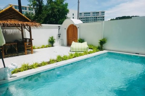 Villa in Pattaya, Thailand 4 bedrooms № 159894 - photo 2